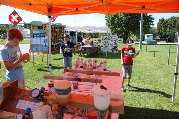 Poste giclage spray. Ferienpass Gurmels, 22. August, 2017. Poste giclage spray. Ferienpass Gurmels, 22. August, 2017.
